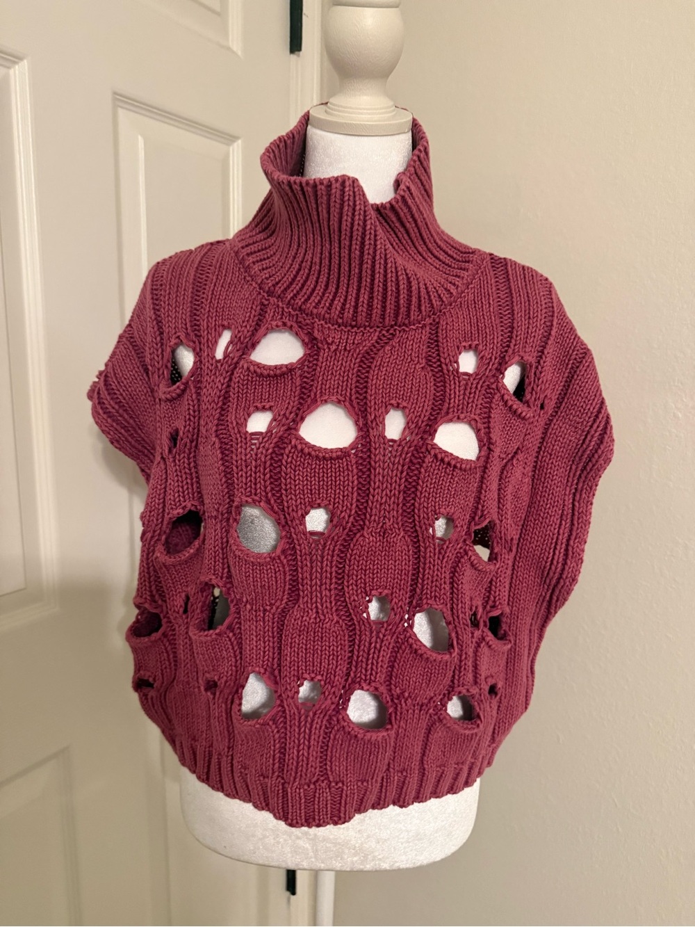 Oli & Hali Rose Cutout Chunky Turtleneck Sweater